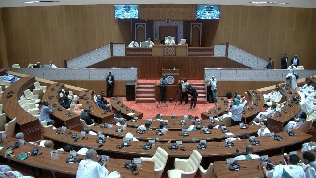 نواب المعارضة يقاطعون جلسة برلمانية رفضا للمسار المتبع بحق برلمانيتين