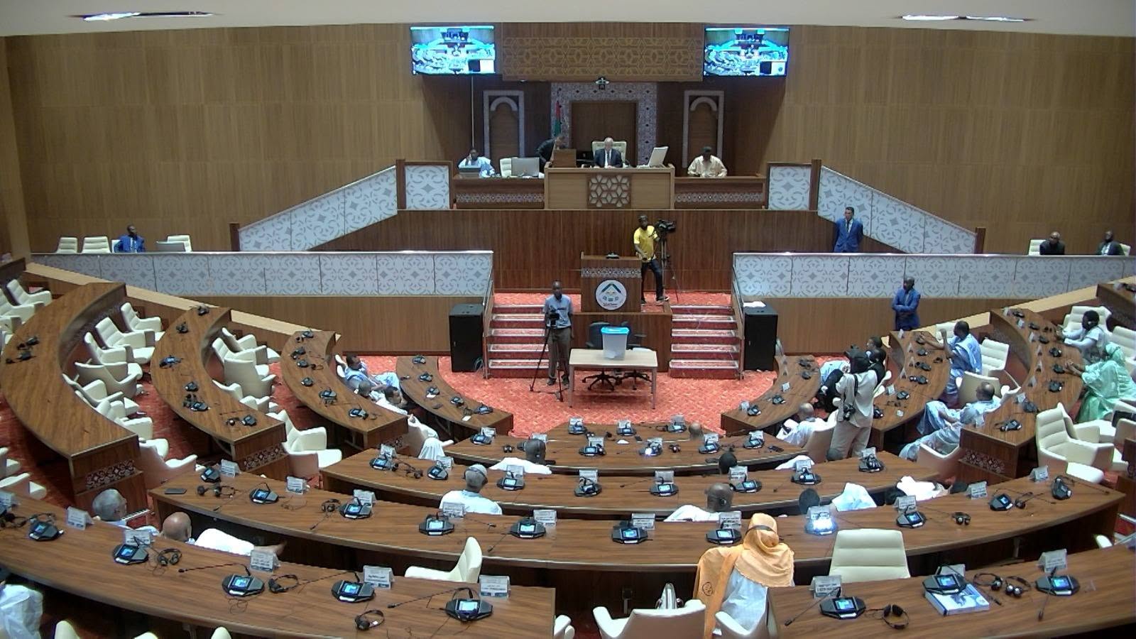 الجمعية الوطنية تجدد مكتبها خلال جلسة عامة( أسماء)