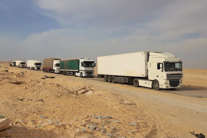 تدهور الأمن في مالي يحول مسار أكثر من 80 شاحنة مغربية إلى معبر روصو