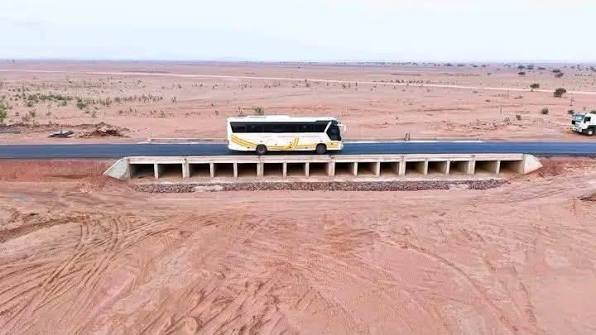 بعد أيام من إعلان انتهاء الأشغال.. أضرار في جسر اتويجكجيكت