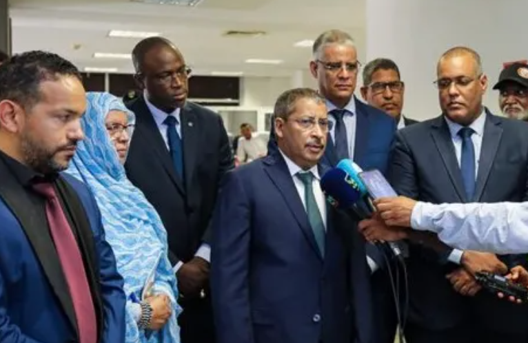 وزارة التجهيز بصدد رقمنة رخص السياقة ولوحات الترقيم بصيغة بيومترية
