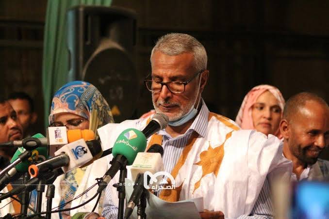 حاتم" يدعو إلى إشراك جميع مكونات الأغلبية في التحضير للحوار